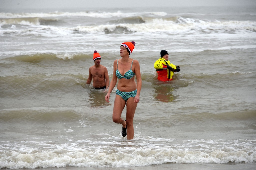 ../Images/Nieuwjaarsduik Nederzandt 2017 087.jpg